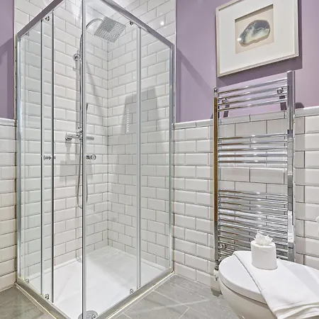 No 4 - Oak Tree - Pass The Keys * York